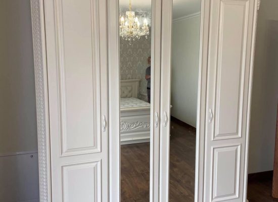 Шафа Українка, 4 двері (покриття кольором)