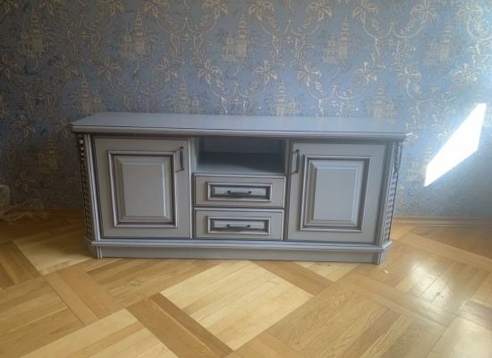 Комод ТВ Українка (індивідуальне покриття кольором)