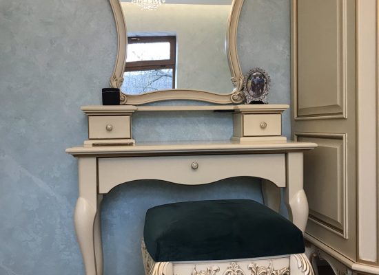 Туалетний столик Белісса, з дзеркалом (покриття кольором) + пуф Італія