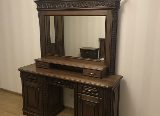 Туалетний столик Українка (тонування)