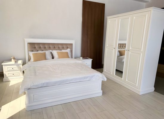 Ліжко Сонно, з ізножжям (покриття кольором)