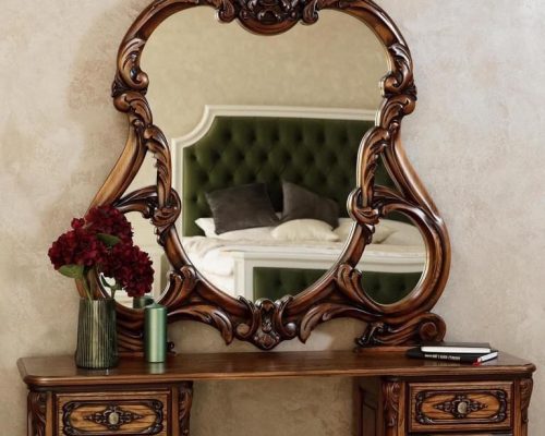 Туалетні столики та пуфи