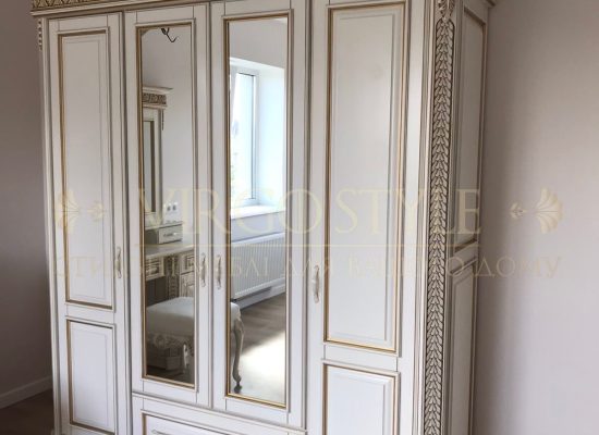 Шафа Українка, 4 двері (покриття кольором)